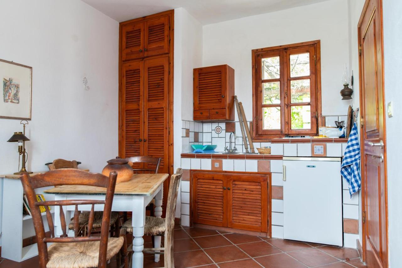 Ficus Traditional Apartments Kefalos  Exterior photo